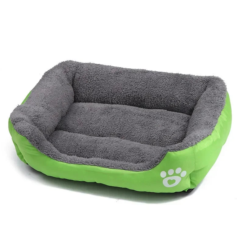 Luxurious Large Soft and Warm Pet Beds with Waterproof Base for Dogs and Cats - Available in Sizes S to 3XL
